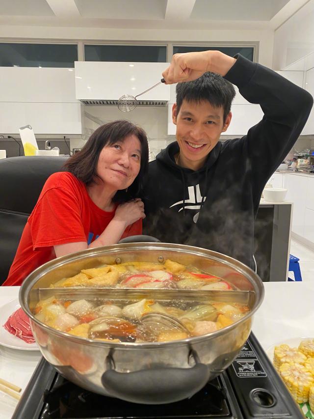 世界杯账号安全-放弃中国超级明星待遇 林书豪正式启程逐梦NBA